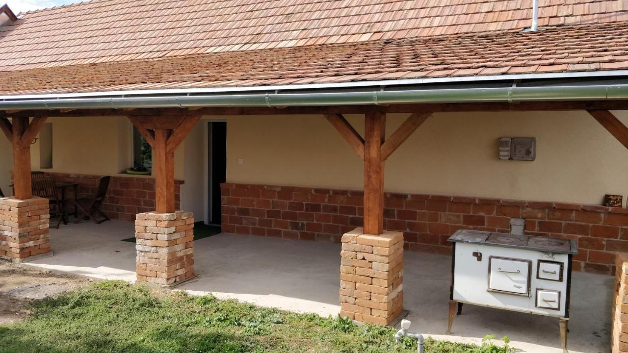 Oereghaz Vendeghaz Apartment Lakhegy Bagian luar foto